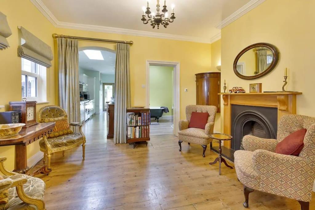 Windsor/Legoland/Ascot Charming 3Br Home In Centre Eksteriør bilde